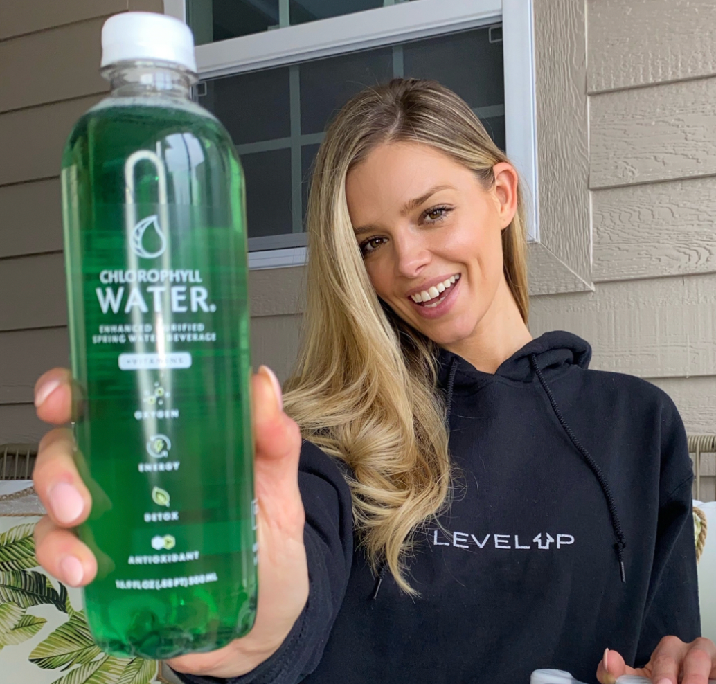 Dermatologists Say This Green Drink Before Bed Can Help You Look Younger—Here’s Why