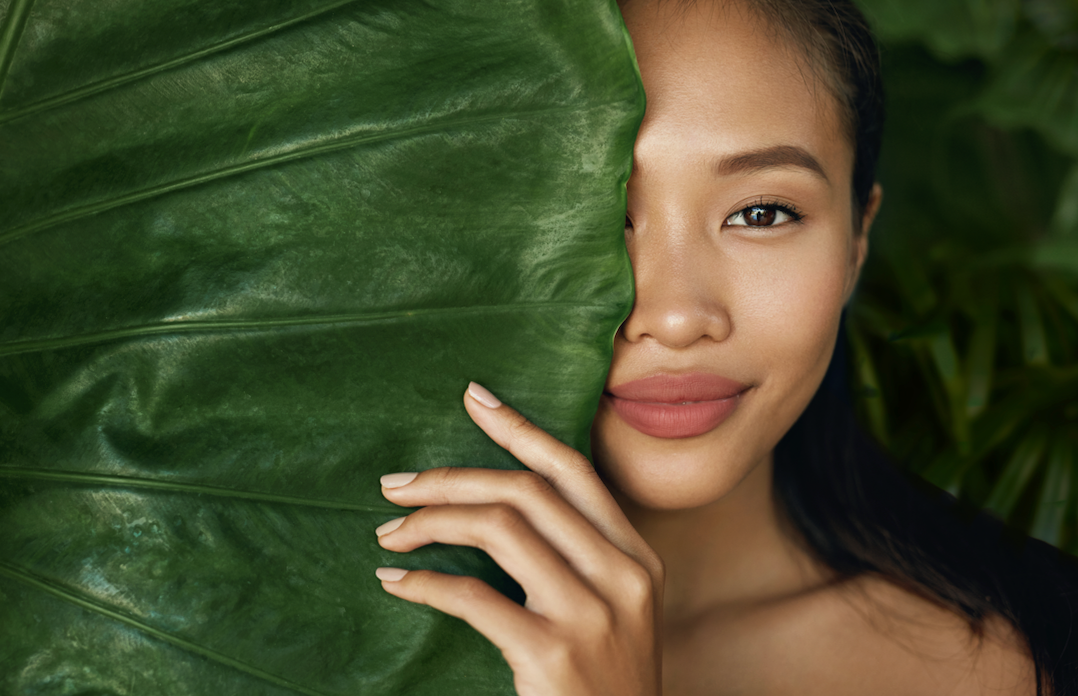 Anti-Aging Benefits of Chlorophyll by Lisa Richards, Nutritionist